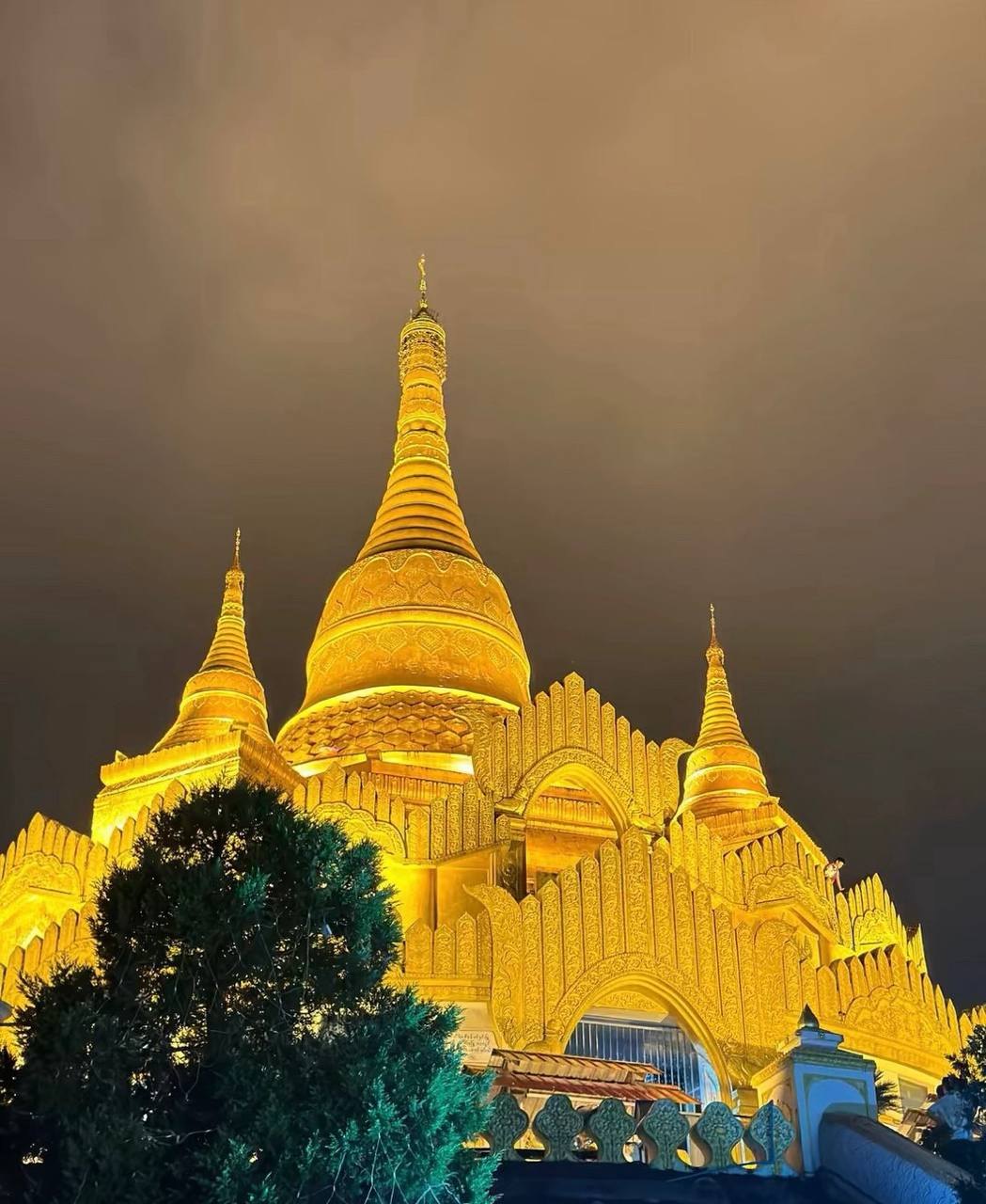 金塔夜景